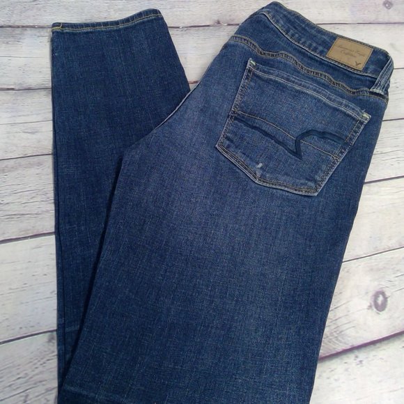 American Eagle | Dark Wash Super Stretch Skinny Jeans Size 6 Short - Picture 1 of 5
